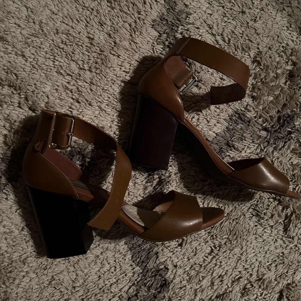 Tan heels
